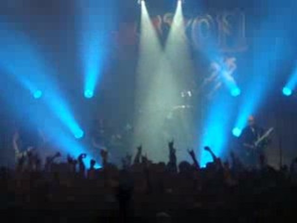 Saxon - Crusader, live au bataclan