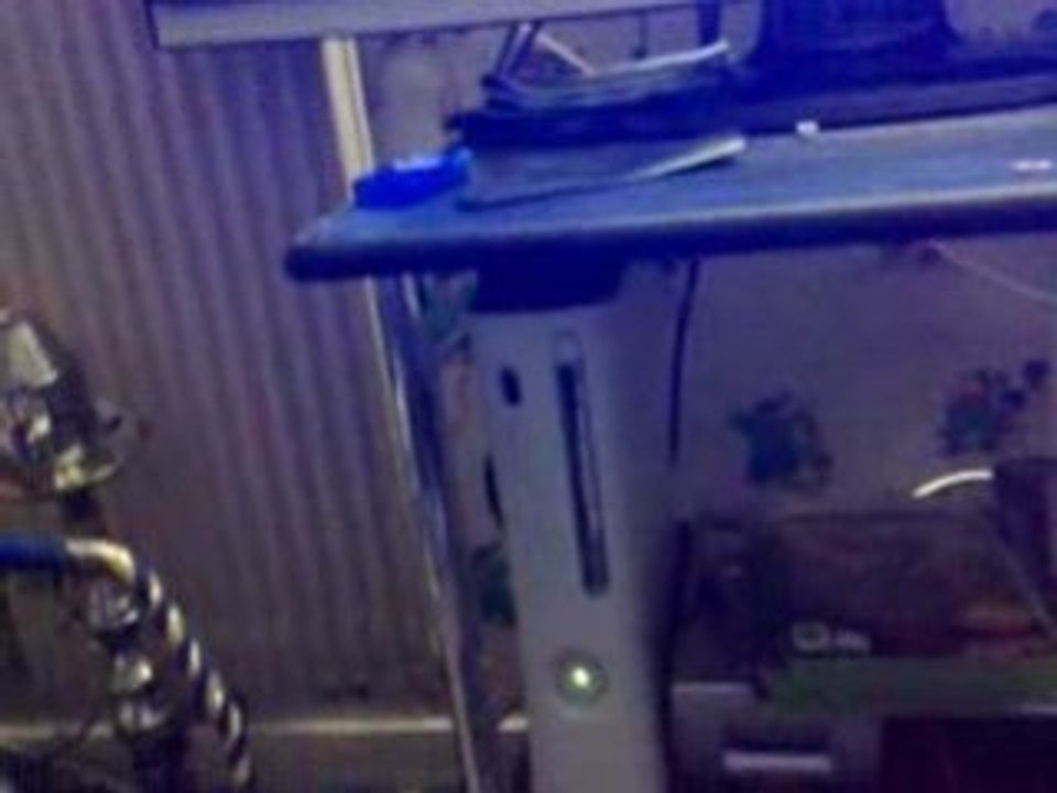 IL SE TAPE AVEC SA XBOX 360 ROUND 1 FIGHT !!!