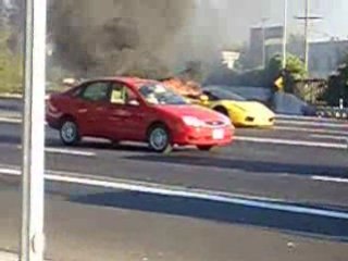 Lamborghini prende fuoco