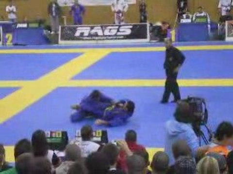 Braulio estima vs alexandre souza finalemeiopesadoeurope2009