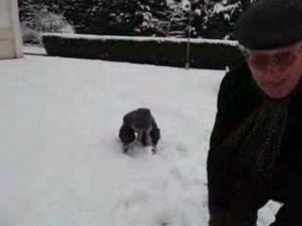 Inès sous la neige à Roanne