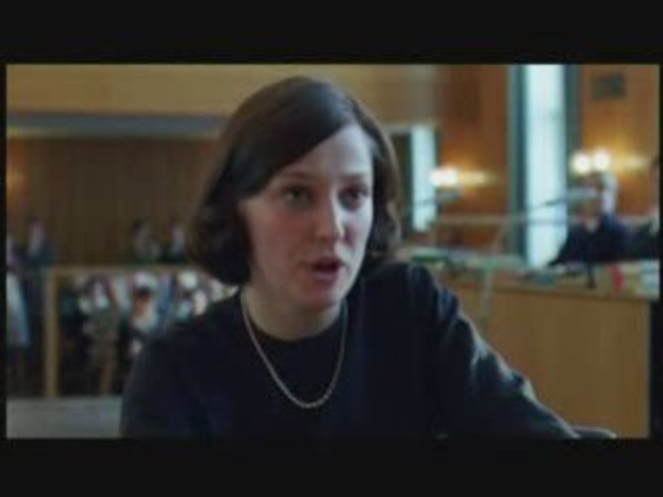 The Reader Trailer Spanish