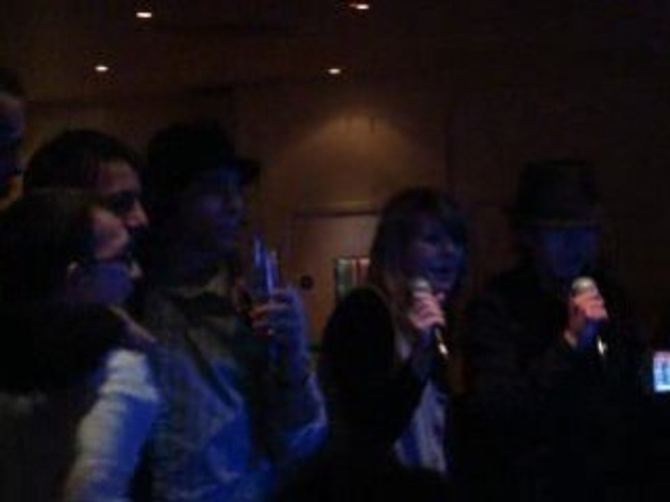 Staffordshire Ember Lounge Marie chante Aqua Barbie Girl