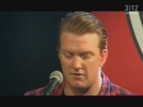 Queens of the Stone Age - River in the Road (acoustic)
