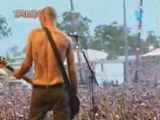 QOTSA - Live (BDO 03) -01 Feel good Hit of the Summer