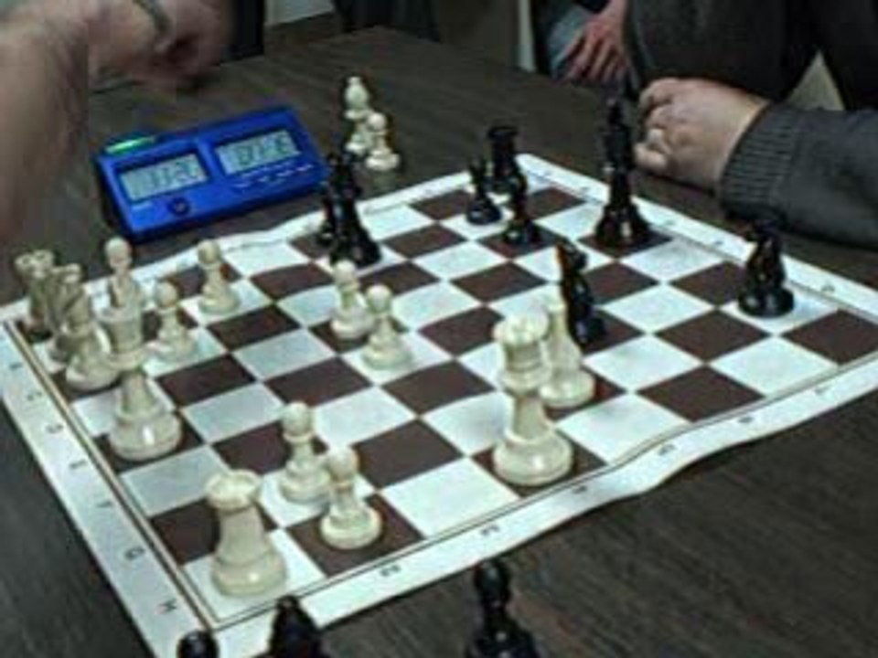 ECHECS : STEPH 1 VS 0 YVES (TOP 14 2009)