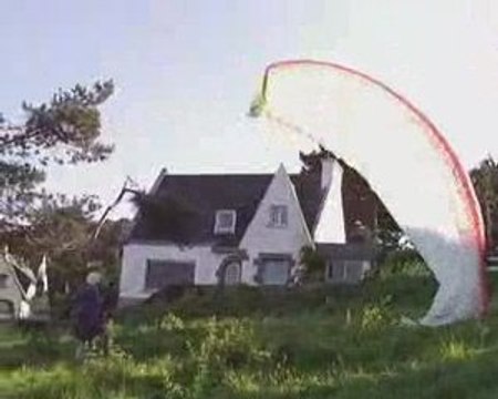 Parapente a st brieuc ; titi et gaston dans le couchant