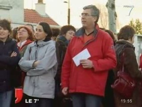 Éducation : La réforme Darcos de nouveau pointée du doigt