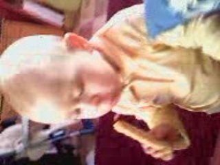 Je mange le gâteau q g piqué