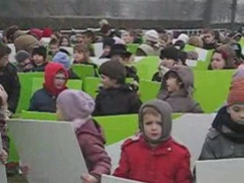 Le tifo des 156 enfants des centres de loisirs