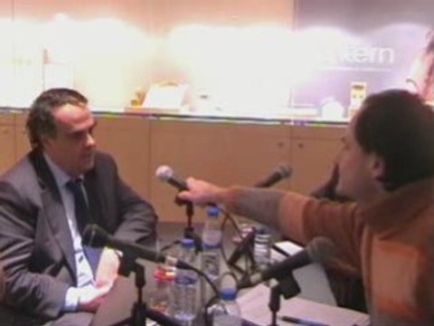 Dois Dedos Conversa Pina Prata