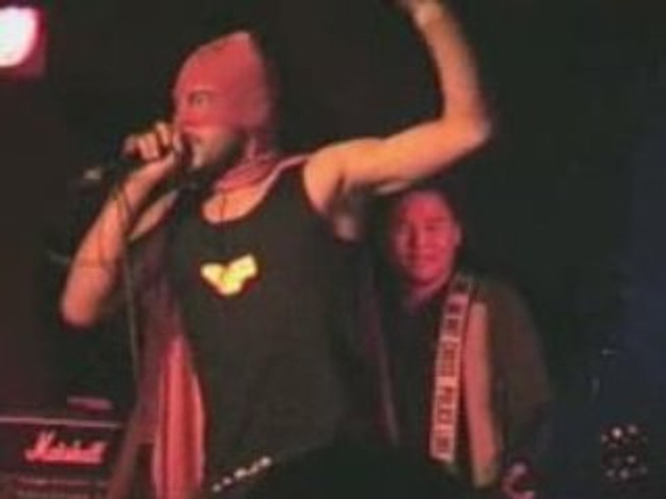 Never Too Late  Feat. Captain Brackmard " Arrète de t'la péter dans Myspace "