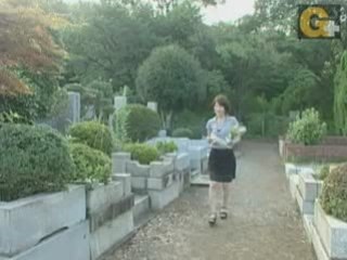 Rui Toyota 豊田瑠衣  リポーター  カイケツ!！長井調査室：有名作家のお墓を巡れ！