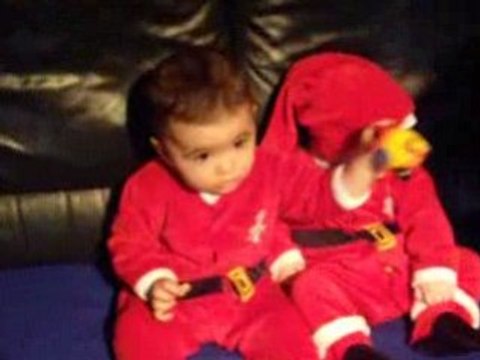 Noel 2008 Ugo et Calvin en pere noel