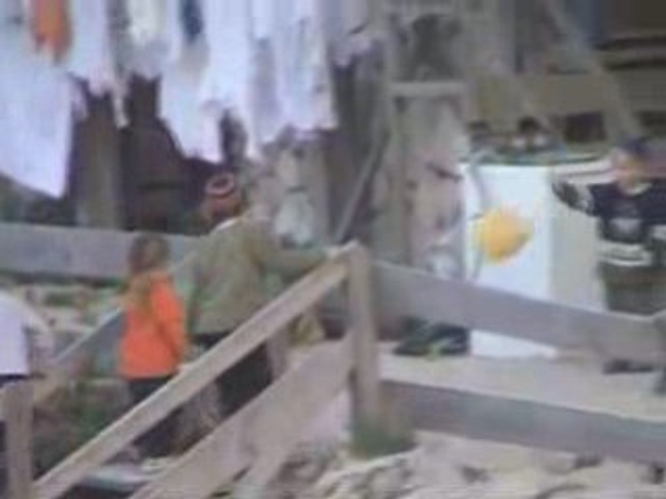 En israel, on apprend aux enfants comment jeter des pierres