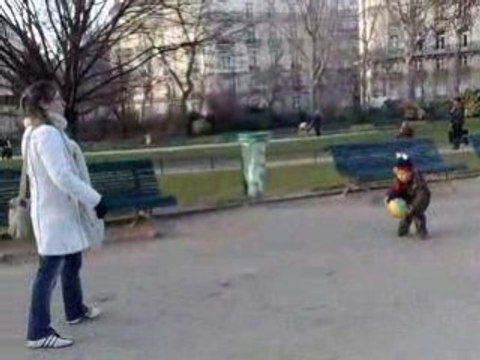 Diego parque con abuelos