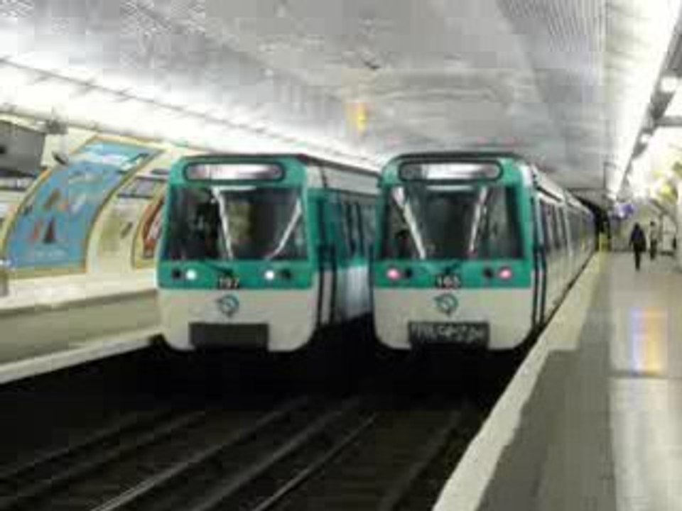 Les MF 77 N°s 165 et 197 à Sully-Morland sur la ligne 7