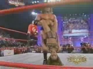 Filthy Animals vs Natural Born Thriller 18.9.00