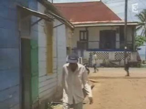 Madagascar, les mystères de l'île rouge (2006)2/6