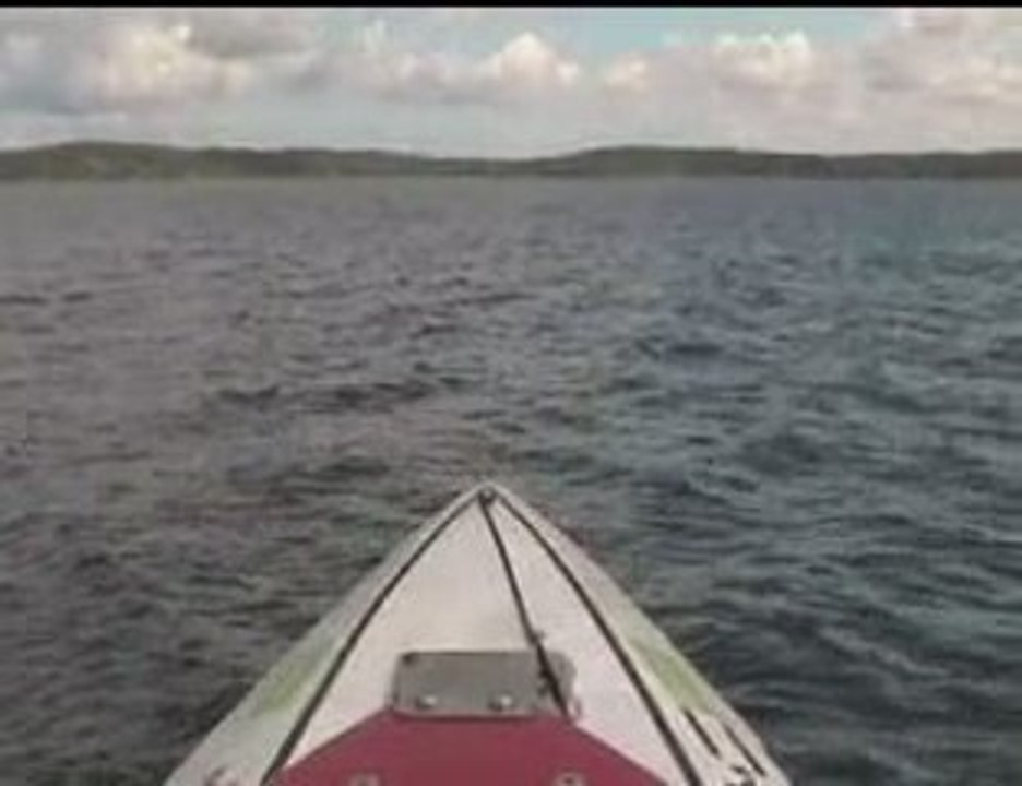 4,1 l/nm (2008-10-23) at 58 knots, 1246 crank hp/1800 rpm.