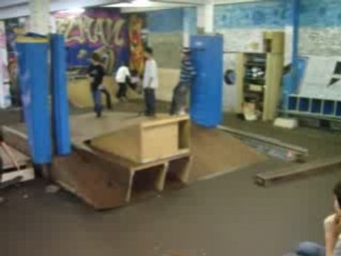 ollie au skate park de rambouillet