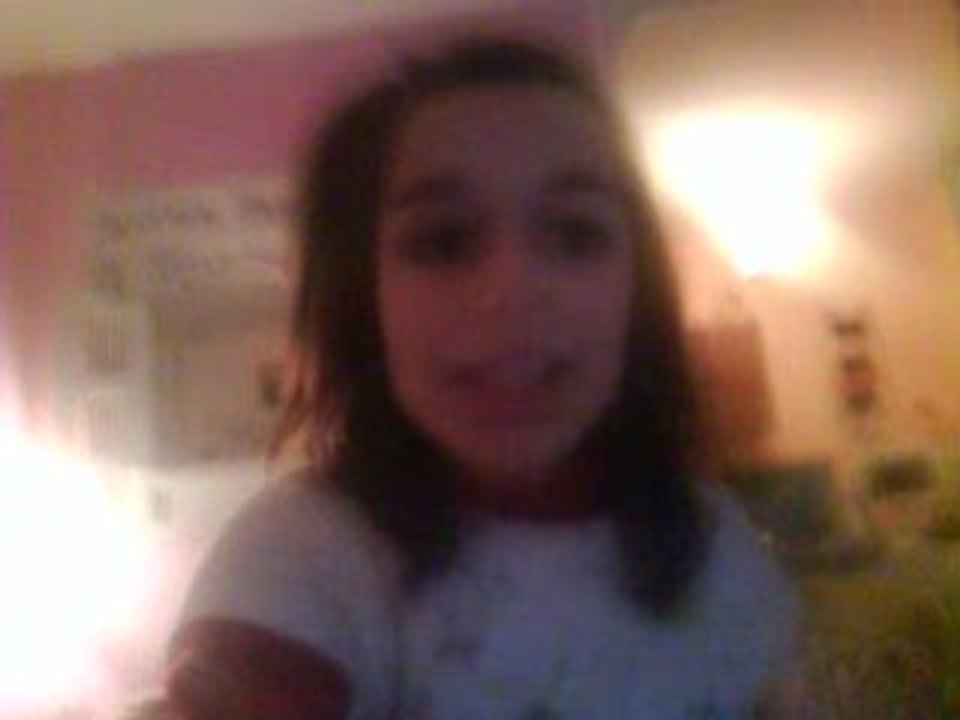 Miley Cyrus fly on the wall