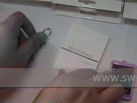 1.5 Inch digital photo viewer keychain - Pink