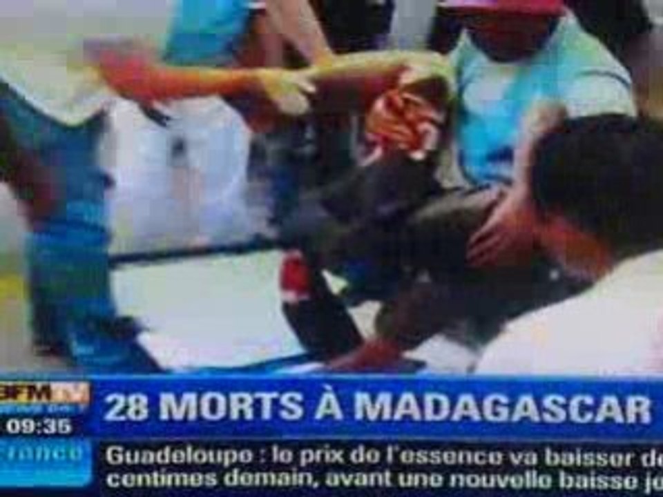 samedi SANGLANTE à ANTANANARIVO 08/02/09 (2)