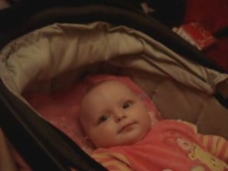 Anaïs essaie de parler