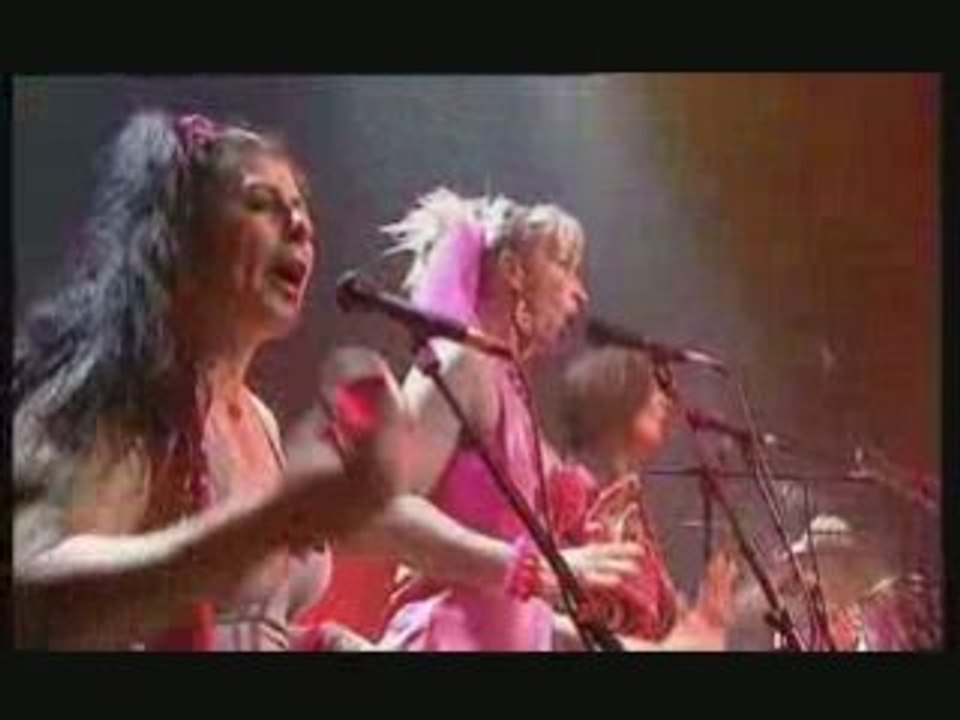 Petit pays, petits soucis