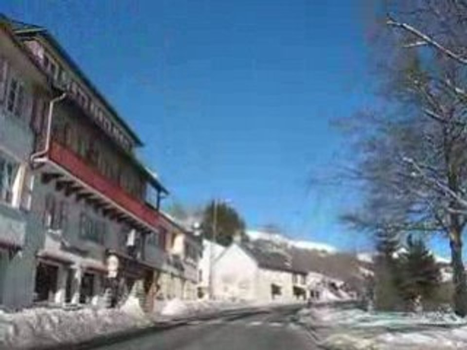 Vic sur Cère : sur la route