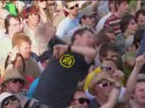 The Raconteurs - Many shades of black [Live@Glastonbury '08]