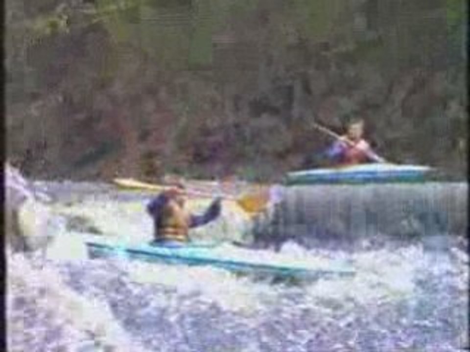 Próchno w kajaku - jaz w Liticach , rzeka Divoka Orlice