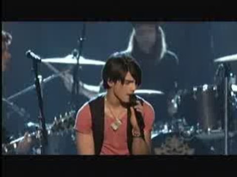 Jonas Brothers Ft. Stevie Wonder - Burning Up (Live)