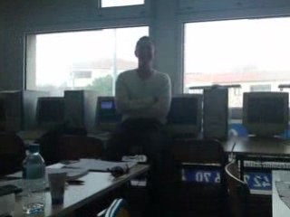 Ju et la pause! 09.02.09 en cours de compta