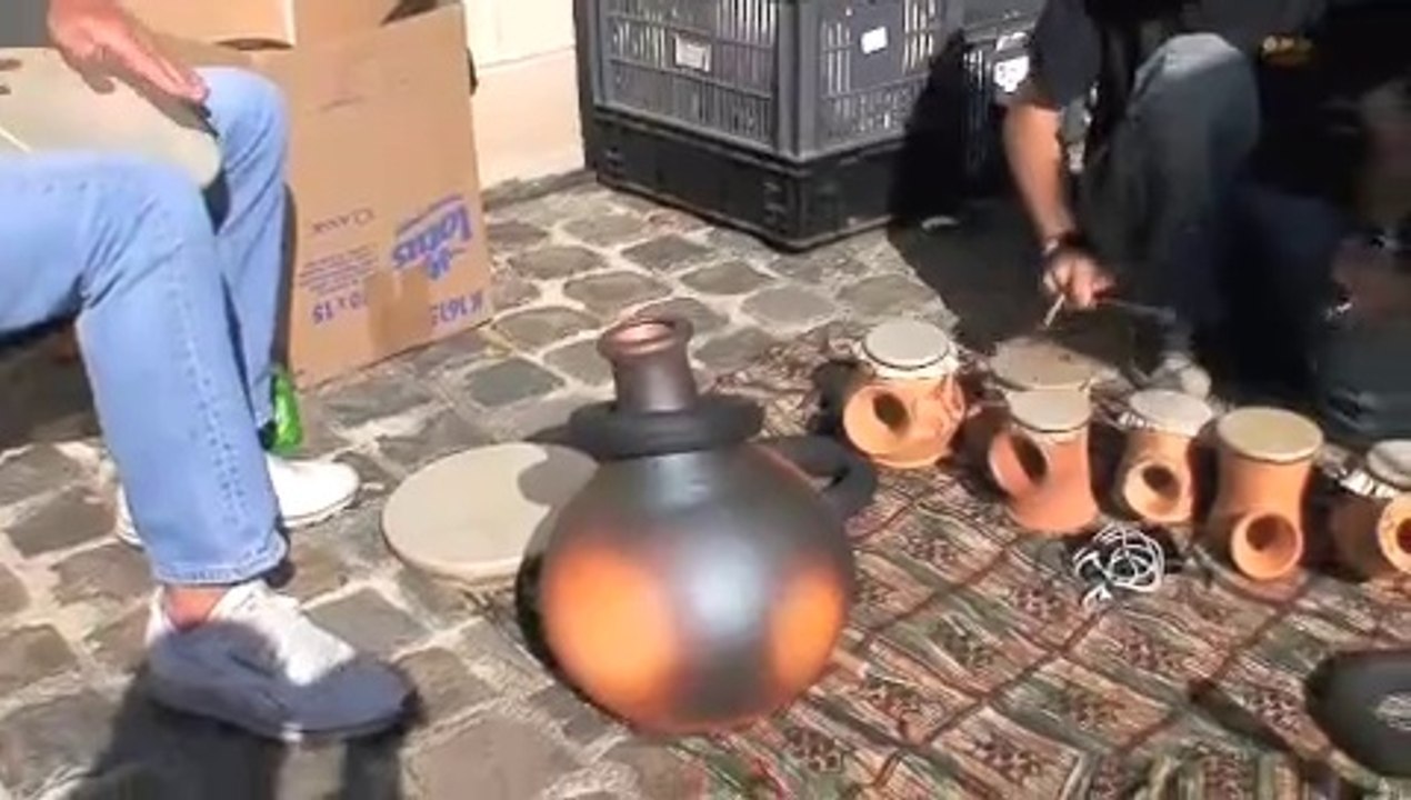 Percussions en argile: Ensemble de tambours arrosoir