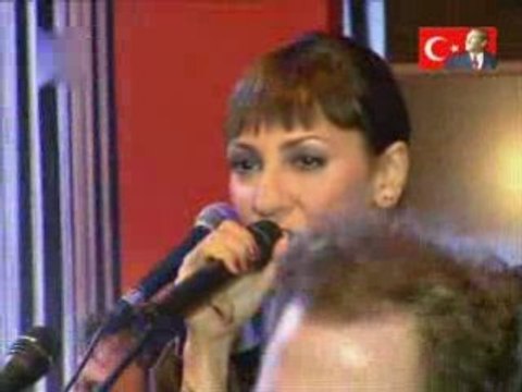 Özlem Tekin - Değmez . Performans
