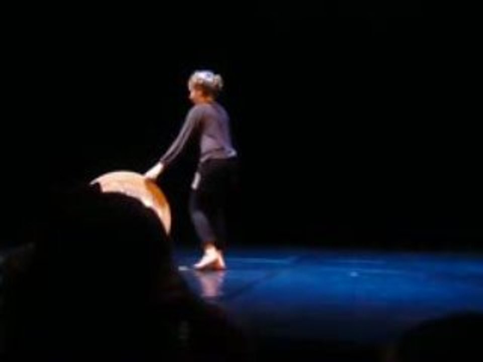 extrait : La toupie - Zéline Zonzon, Odéon, Nîmes