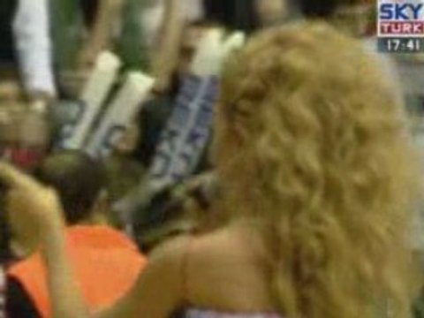 Hadise - Düm Tek Tek .Yeni. Canlı Performans