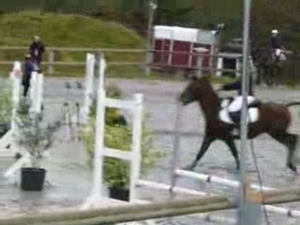 Mélanie Fraboulet & Qeymi Quatre Vents Cl3 CSO Cx 08-02-2009