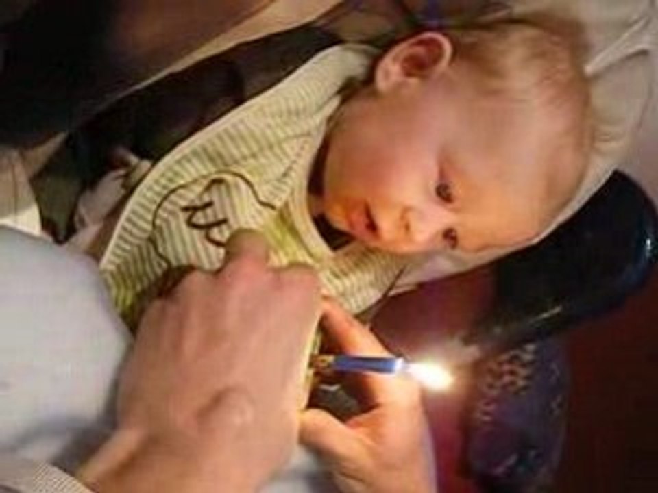 bebe souffle sa premiere bougie 1an Val