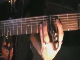 parodie de clip de métal ( seven feet under)