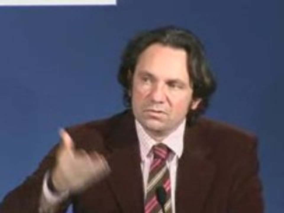 frederic lefevre remet à sa place l'escroc besancenot