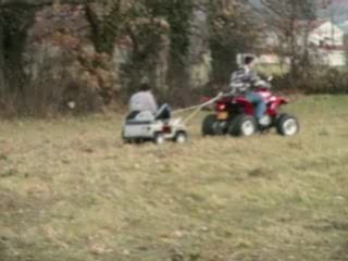 Grosse gamelle en voiture