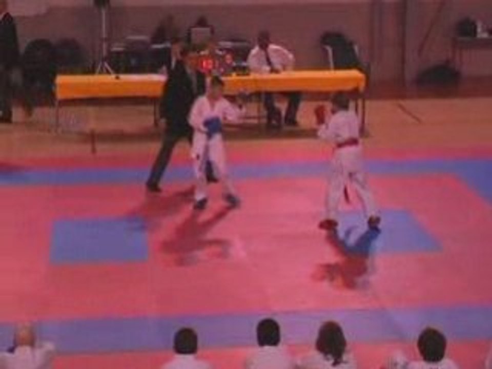 Noe_Colombet_2009_Gard_kumite2