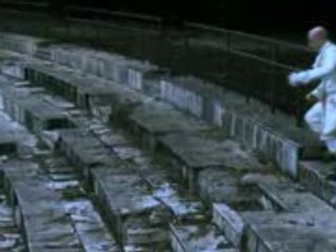 LE JOUR OU LES HUISSIERS ENVAHIRENT L'UNIVERS