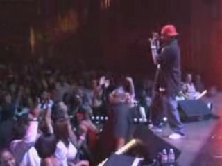 R. Kelly - Bumpin' Grind (Old School Remix) Light It Up Tour