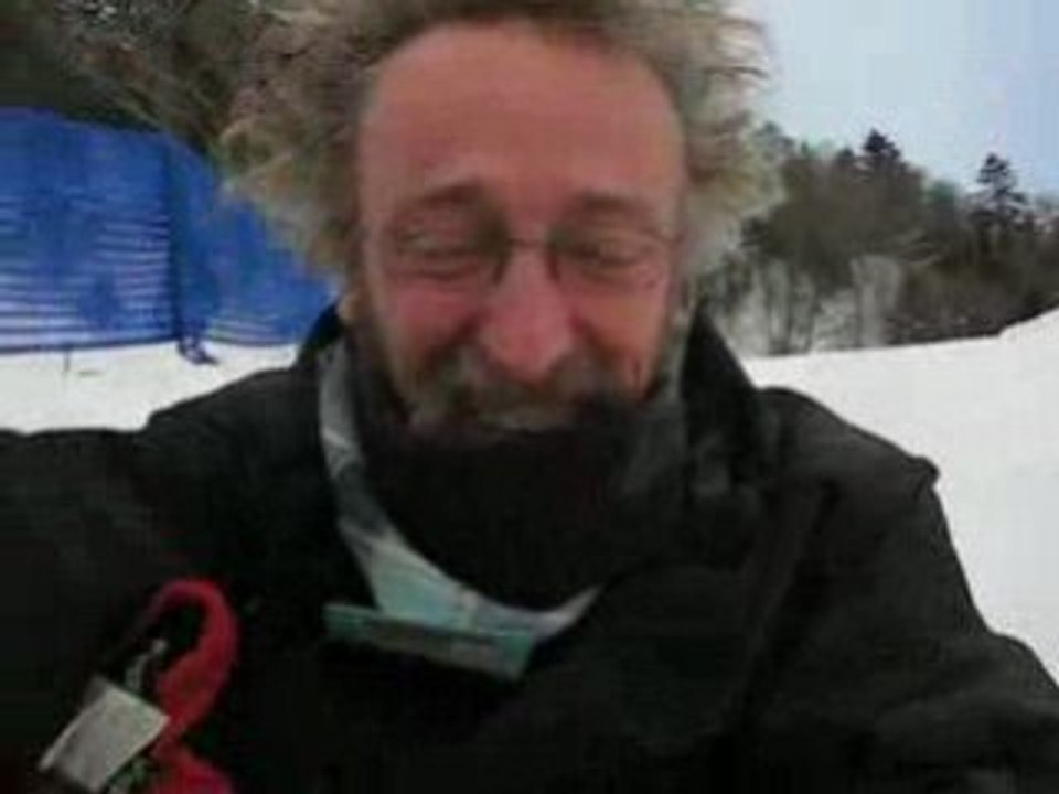 Krotoku fait le fou dans la neige avec ses amis...