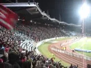 les honneurs qui saute!!    -__-