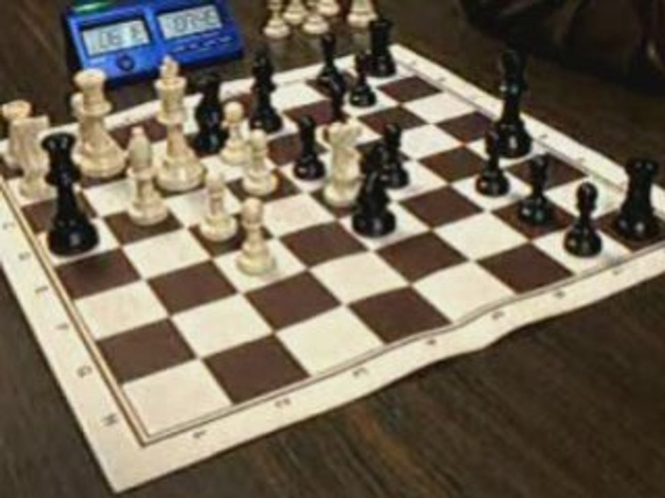 ECHECS : YVES 0 VS 1 HASSIN (TOP 14 2009)